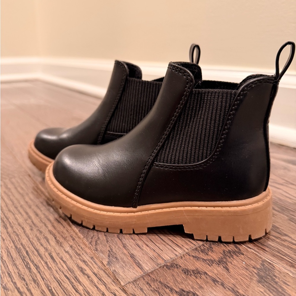 Old Navy Kids Black and Tan Ankle Boots
